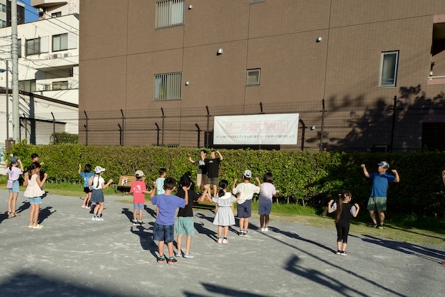 子どもの健全教育のラジオ体操