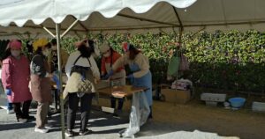 北区昭和町の餅つき大会のようす